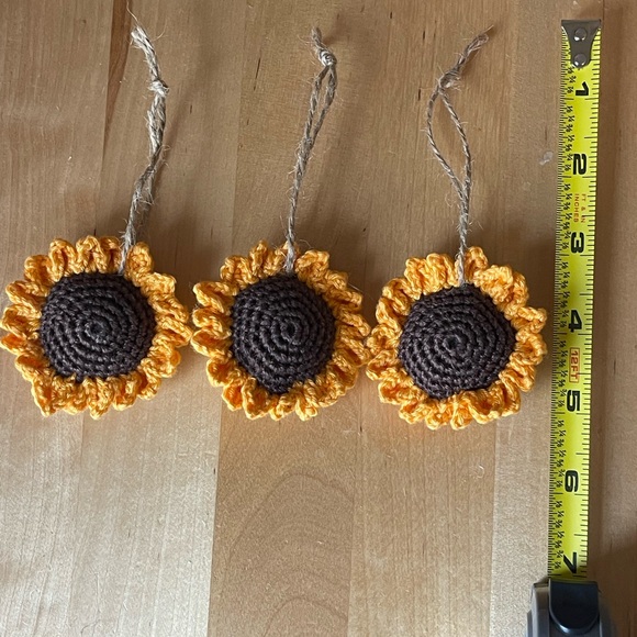 Handcrafted Sunflower Ornaments Set Crochet Holiday Seasonal Decor Christmas - Picture 9 of 9